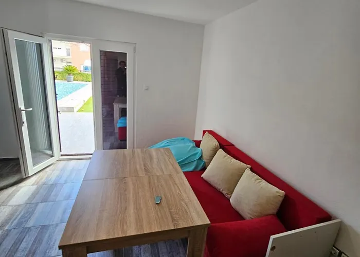 Chill Out Beach Apartments
